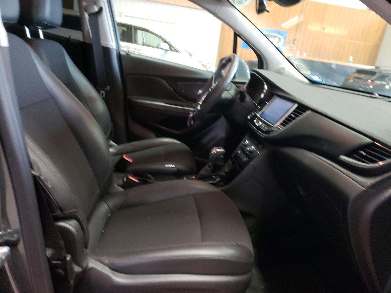Photo 5 from auction – 2018 BUICK ENCORE PRE with VIN KL4CJASBXJB567265