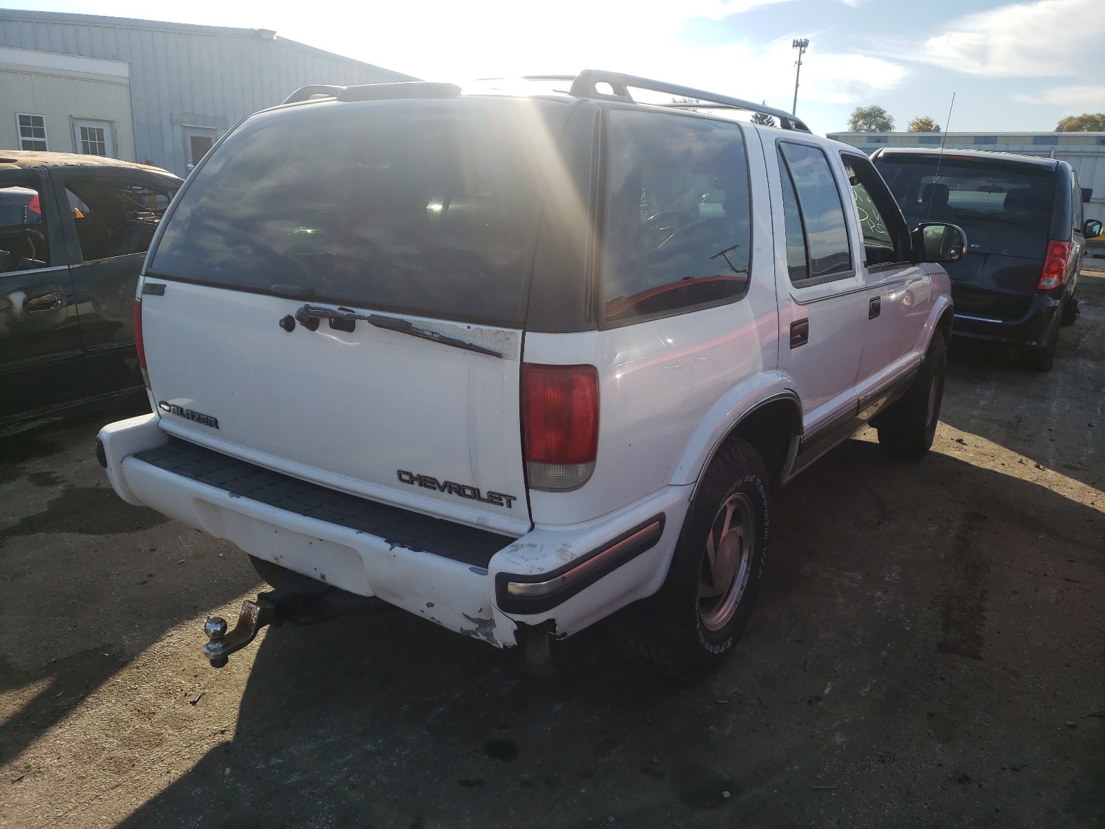 Photo 4 from auction – 1997 CHEVROLET BLAZER with VIN 1GNDT13W3V2249958