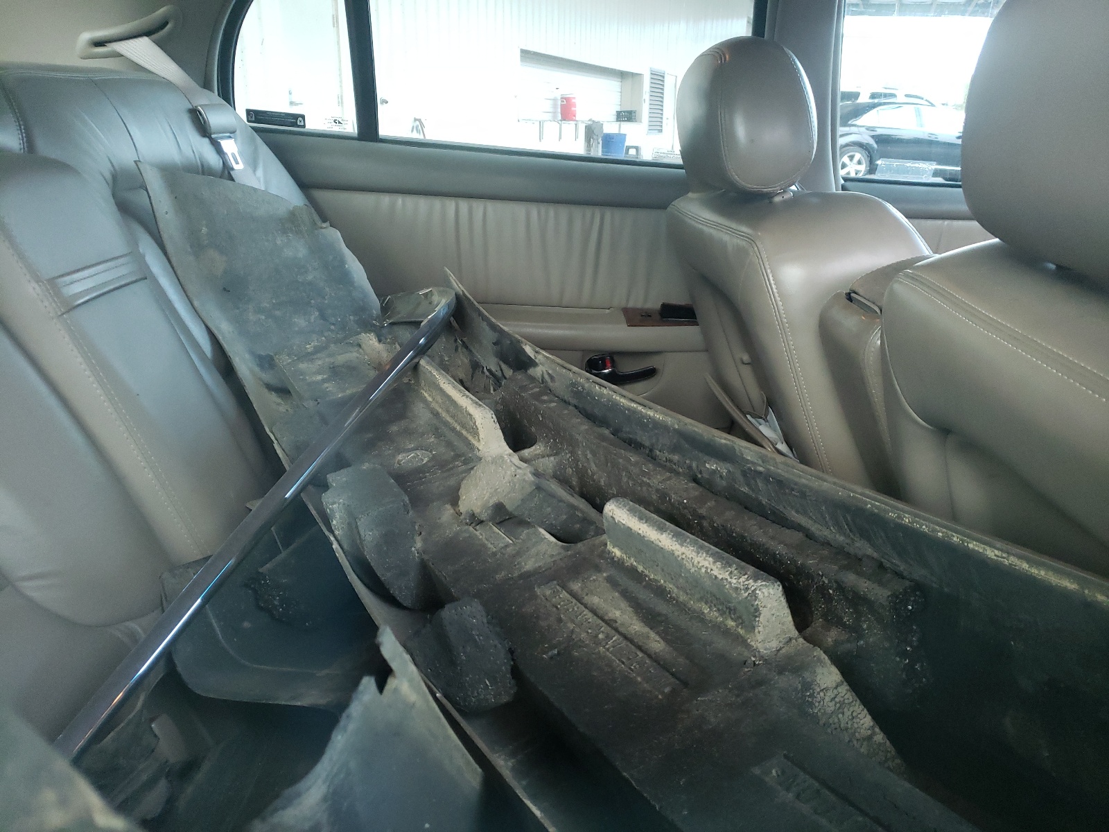 Photo 6 from auction – 2002 BUICK PARK AVENU with VIN 1G4CW54K224242008