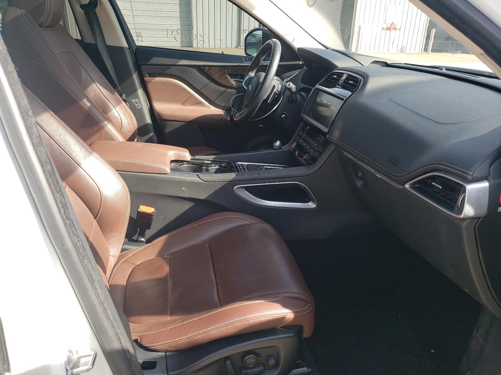 Photo 5 from auction – 2017 JAGUAR F-PACE S with VIN SADCM2BVXHA097448