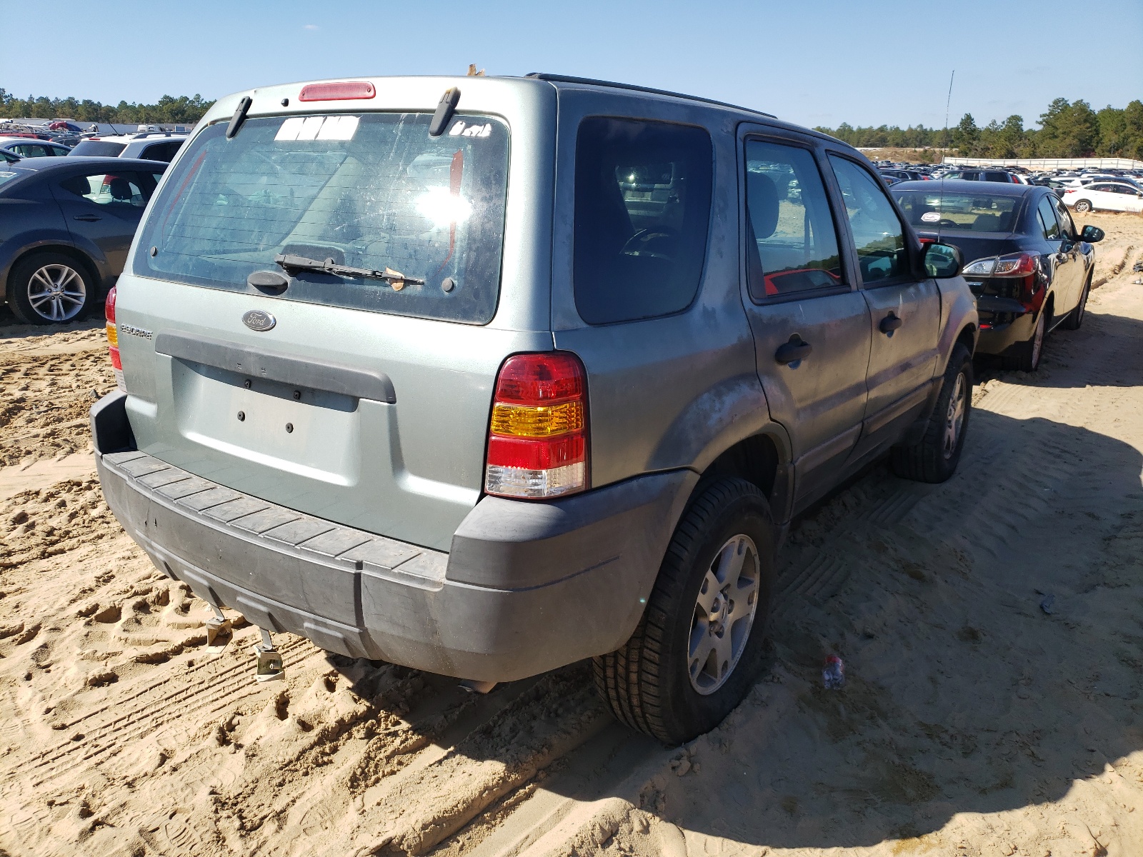 Photo 4 from auction – 2005 FORD ESCAPE XLS with VIN 1FMYU02Z85KA48419