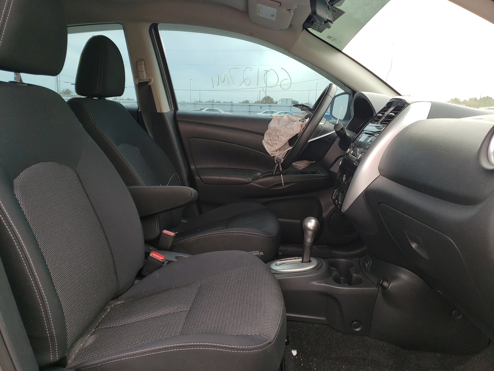 صورة رقم 5 من المزاد - 2017 NISSAN VERSA S مع VIN 3N1CN7AP1HL809897