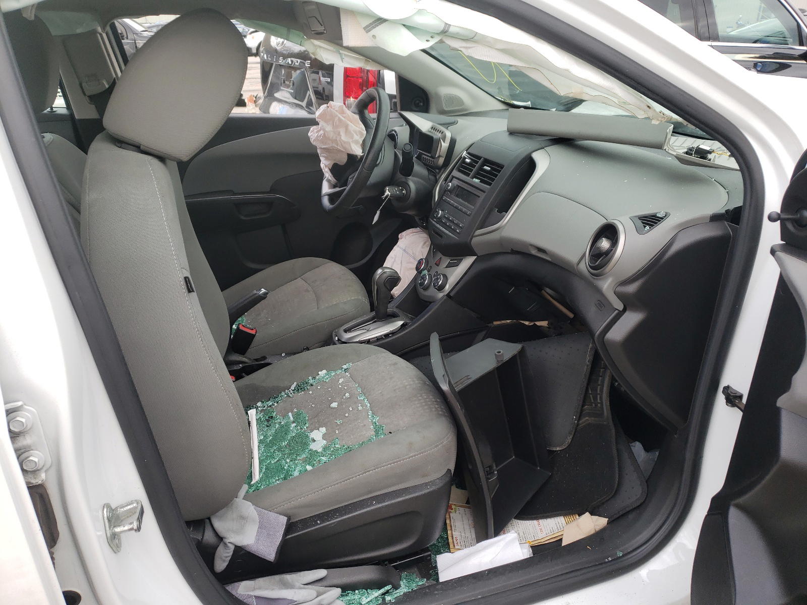 Photo 5 from auction – 2014 CHEVROLET SONIC LS with VIN 1G1JA5SG4E4147066