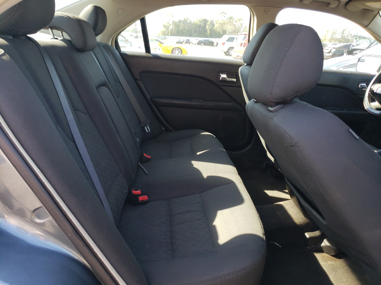Photo 6 from auction – 2011 FORD FUSION SE with VIN 3FAHP0HA6BR143927