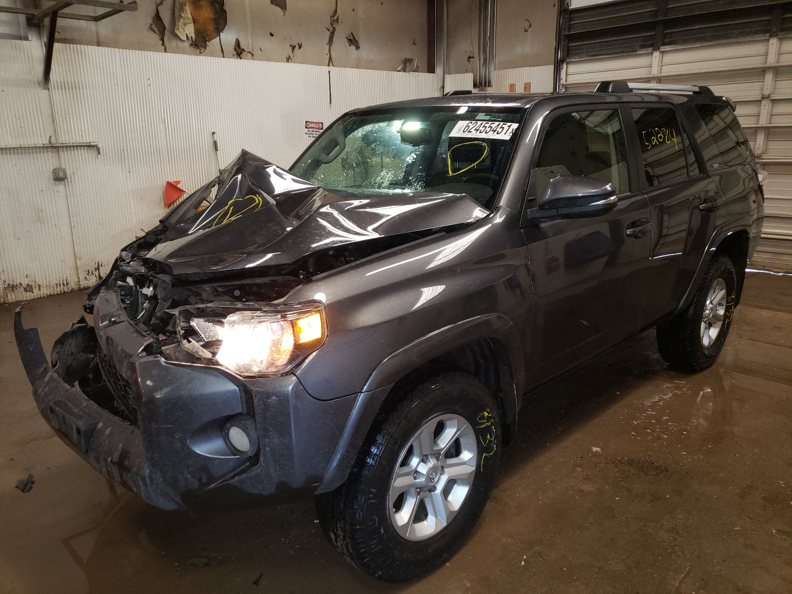 Photo 2 from auction – 2019 TOYOTA 4RUNNER SR with VIN JTEBU5JR9K5643066