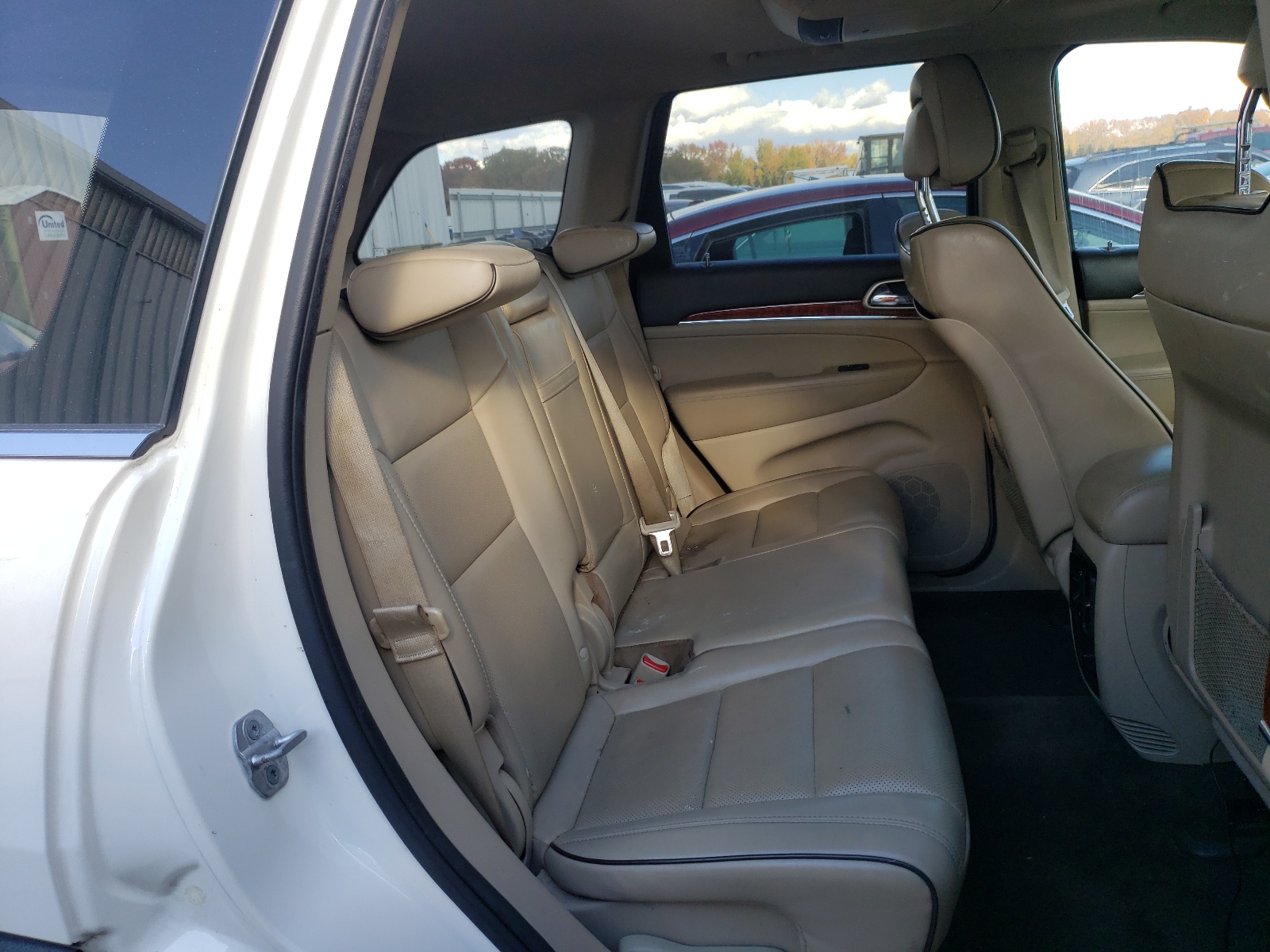 Photo 6 from auction – 2011 JEEP GRAND CHER with VIN 1J4RR6GT4BC560230