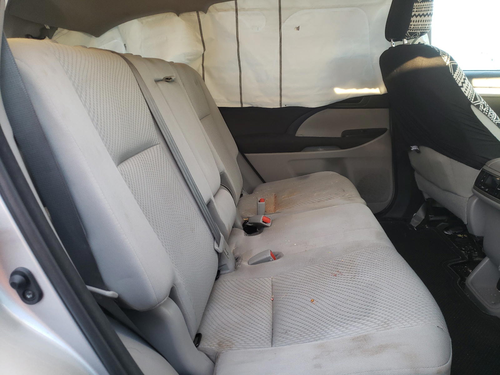 Photo 6 from auction – 2017 TOYOTA HIGHLANDER with VIN 5TDBZRFH5HS427814