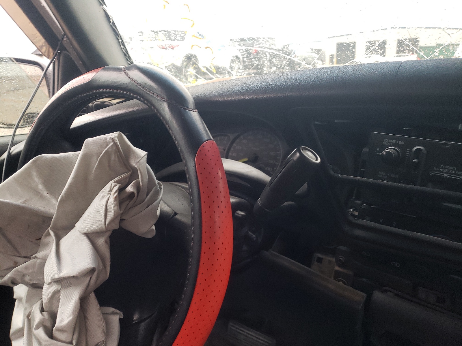 Photo 8 from auction – 2001 CHEVROLET SILVERADO with VIN 1GCEC14W51Z161488