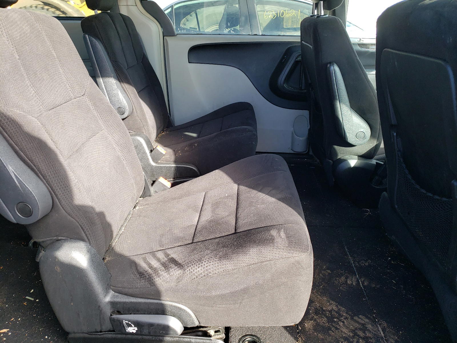Photo 6 from auction – 2011 CHRYSLER TOWN & COU with VIN 2A4RR5DG0BR651231