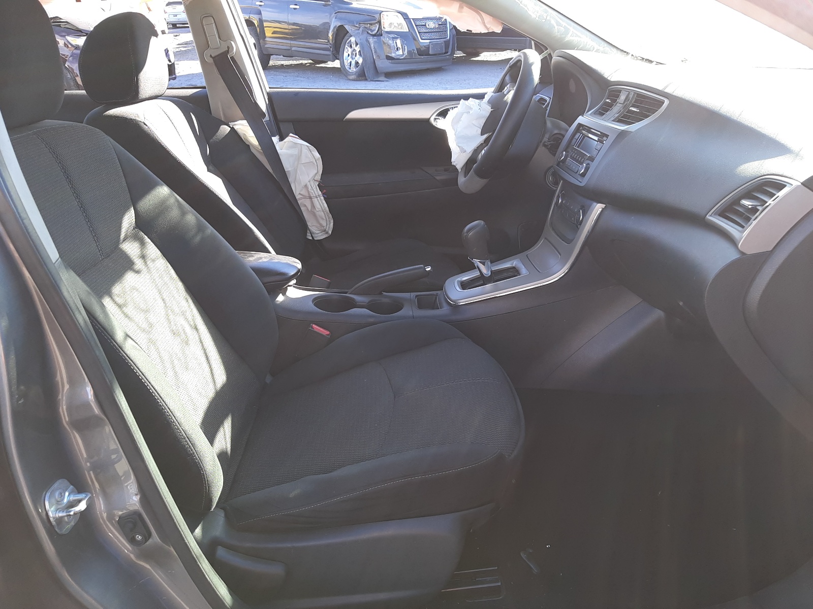 Photo 5 from auction – 2015 NISSAN SENTRA S with VIN 3N1AB7AP1FY245684