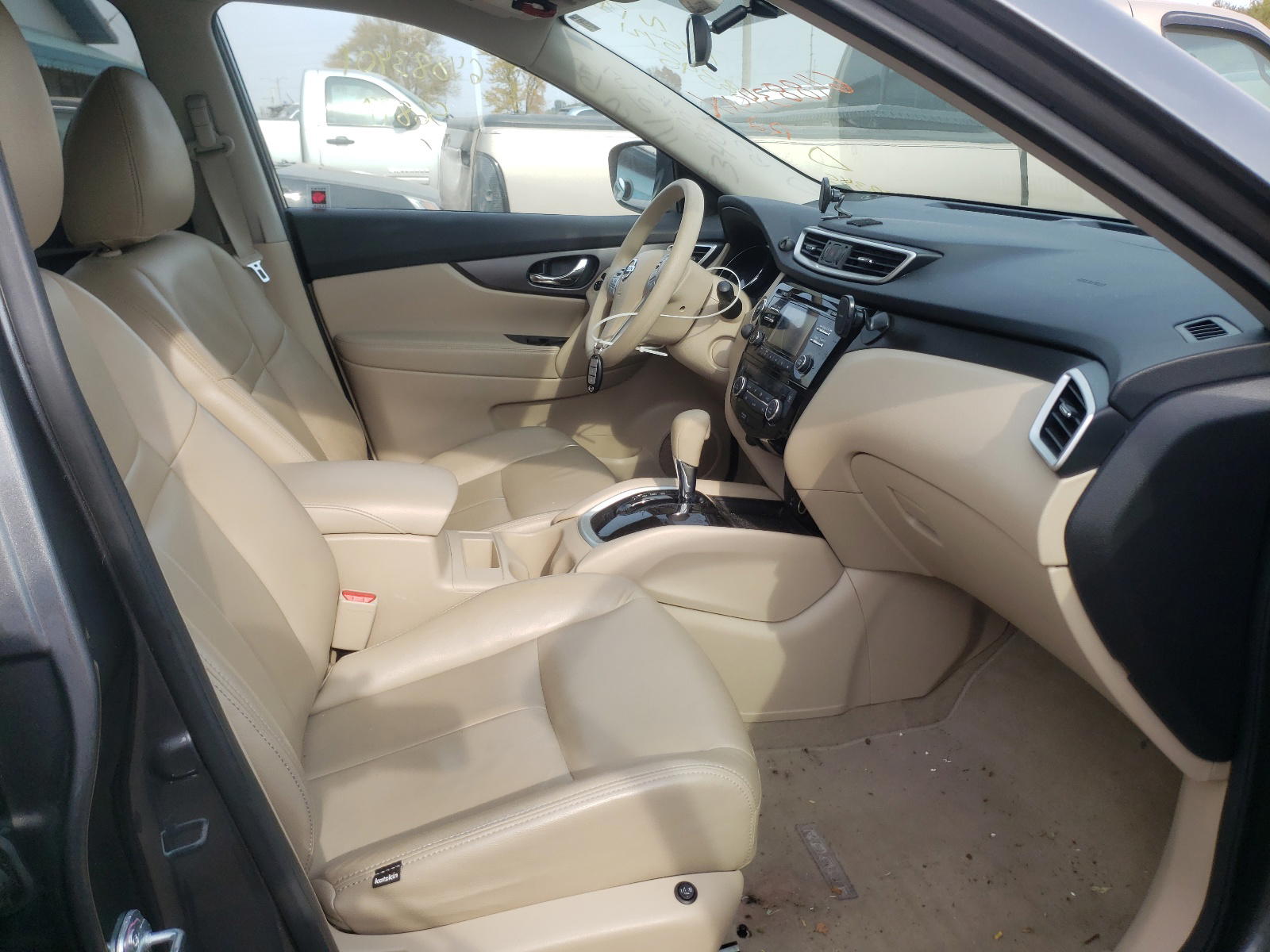 Photo 5 from auction – 2014 NISSAN ROGUE S with VIN 5N1AT2MT3EC798345