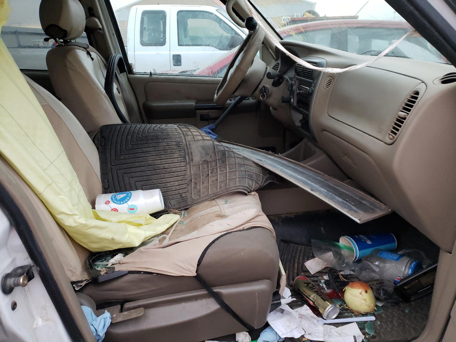 Photo 5 from auction – 2005 FORD EXPLORER S with VIN 1FMDU77K05UA65237