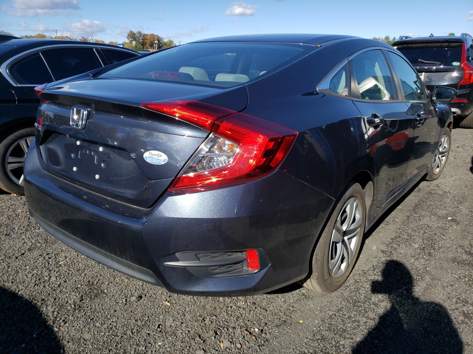Photo 4 from auction – 2018 HONDA CIVIC LX with VIN 2HGFC2F5XJH579836