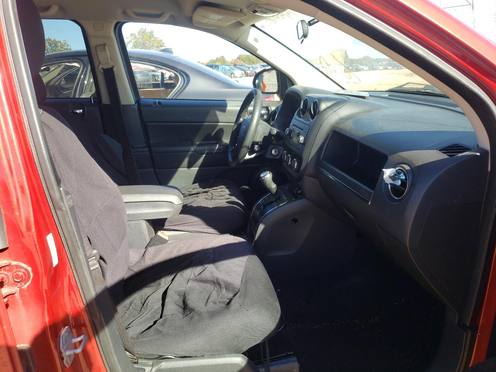 Photo 5 from auction – 2010 JEEP COMPASS SP with VIN 1J4NT4FB3AD612002
