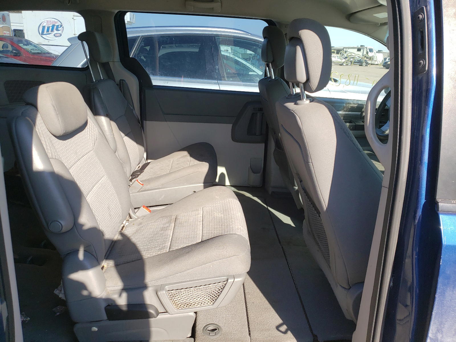Photo 6 from auction – 2010 DODGE GRAND CARA with VIN 2D4RN4DE8AR333904
