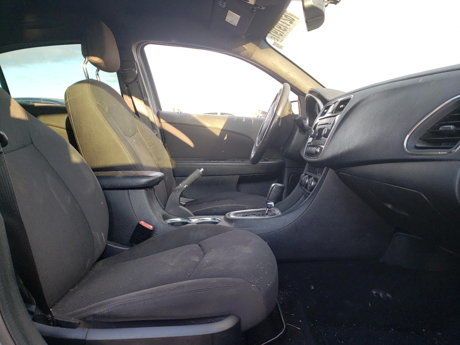 Photo 5 from auction – 2012 CHRYSLER 200 TOURIN with VIN 1C3CCBBB4CN205542