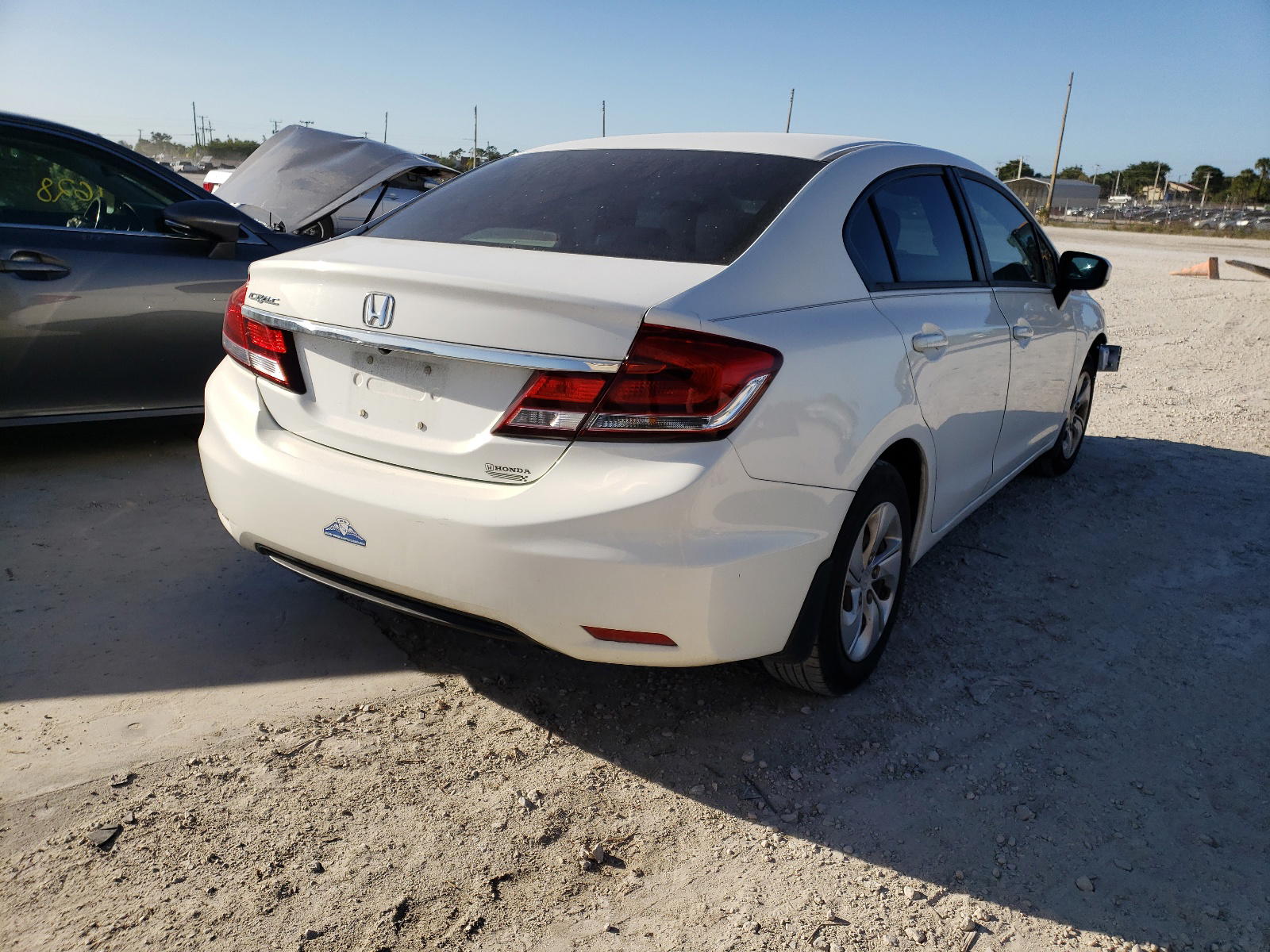 Photo 4 from auction – 2014 HONDA CIVIC LX with VIN 19XFB2F52EE014452