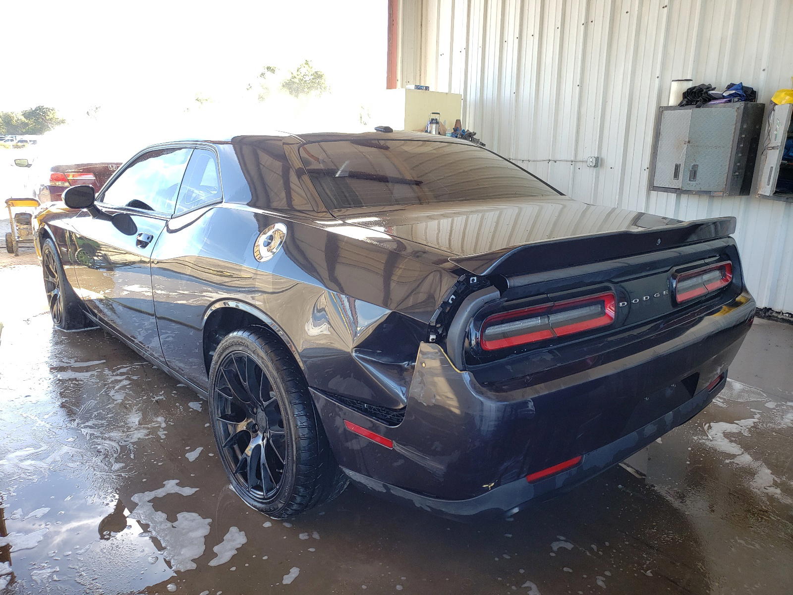Photo 3 from auction – 2018 DODGE CHALLENGER with VIN 2C3CDZBT8JH259494