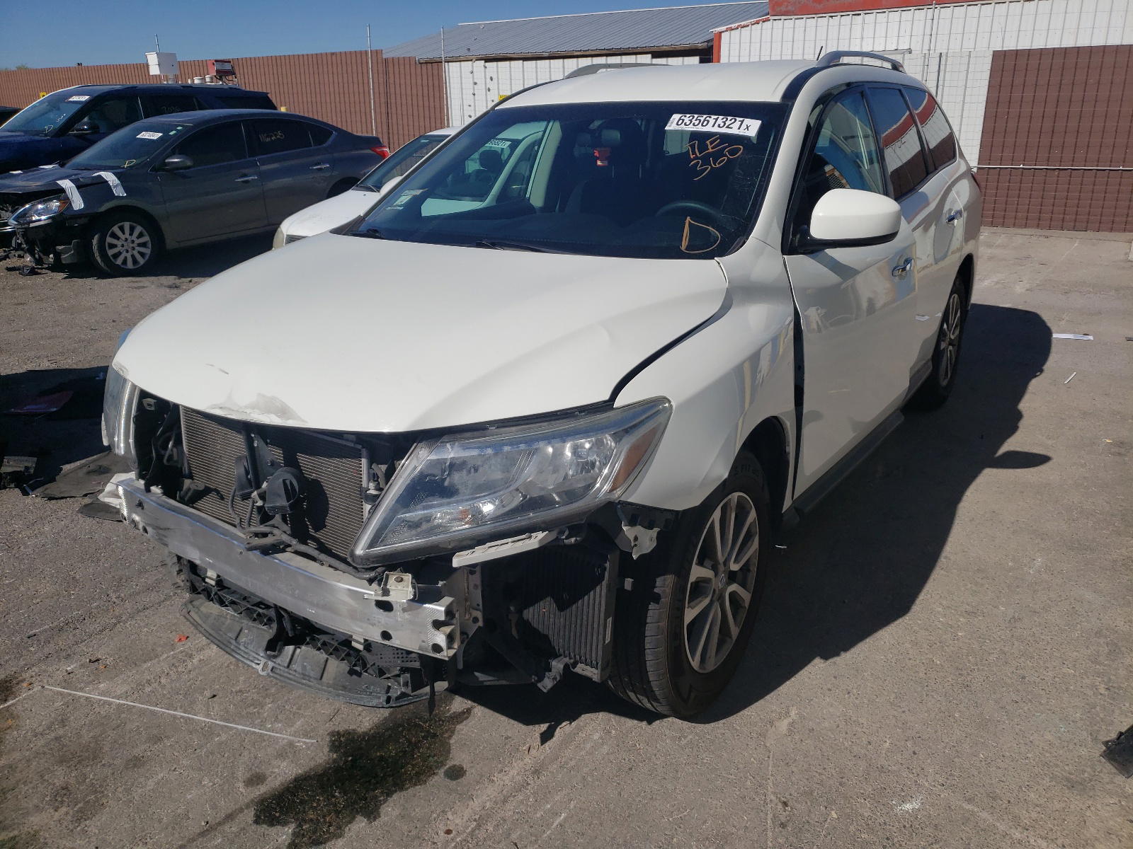 Photo 2 from auction – 2016 NISSAN PATHFINDER with VIN 5N1AR2MN3GC645869