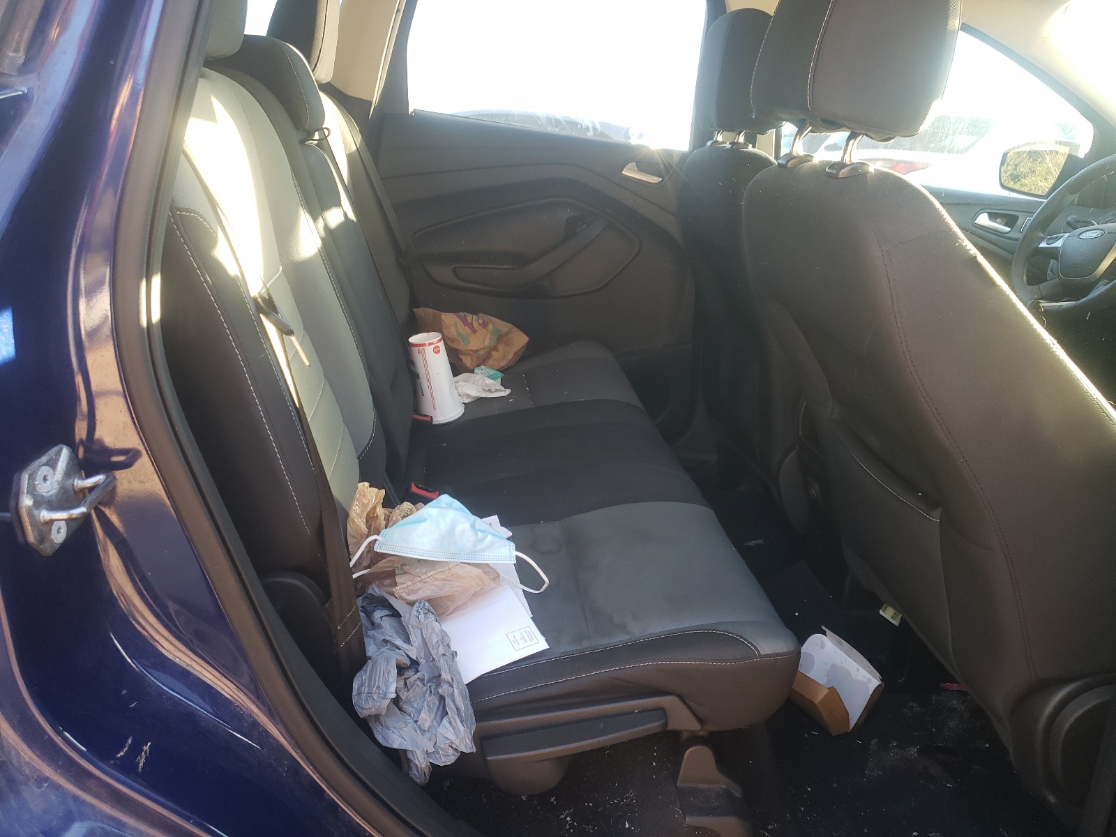 Zdjęcie 6 z aukcji – 2015 FORD ESCAPE SE z VIN 1FMCU0G78FUB24342