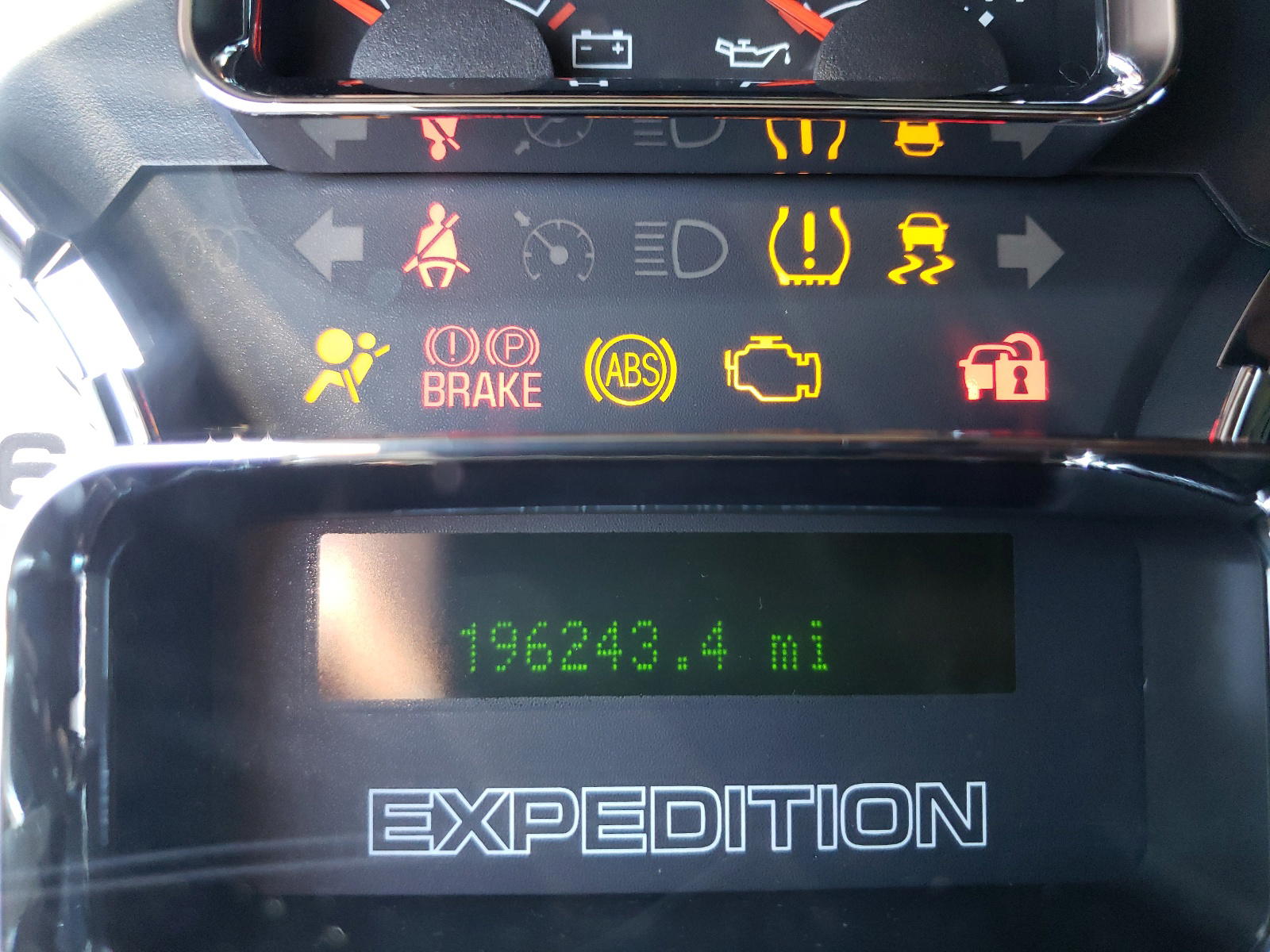 Photo 8 from auction – 2011 FORD EXPEDITION with VIN 1FMJK1K59BEF32409