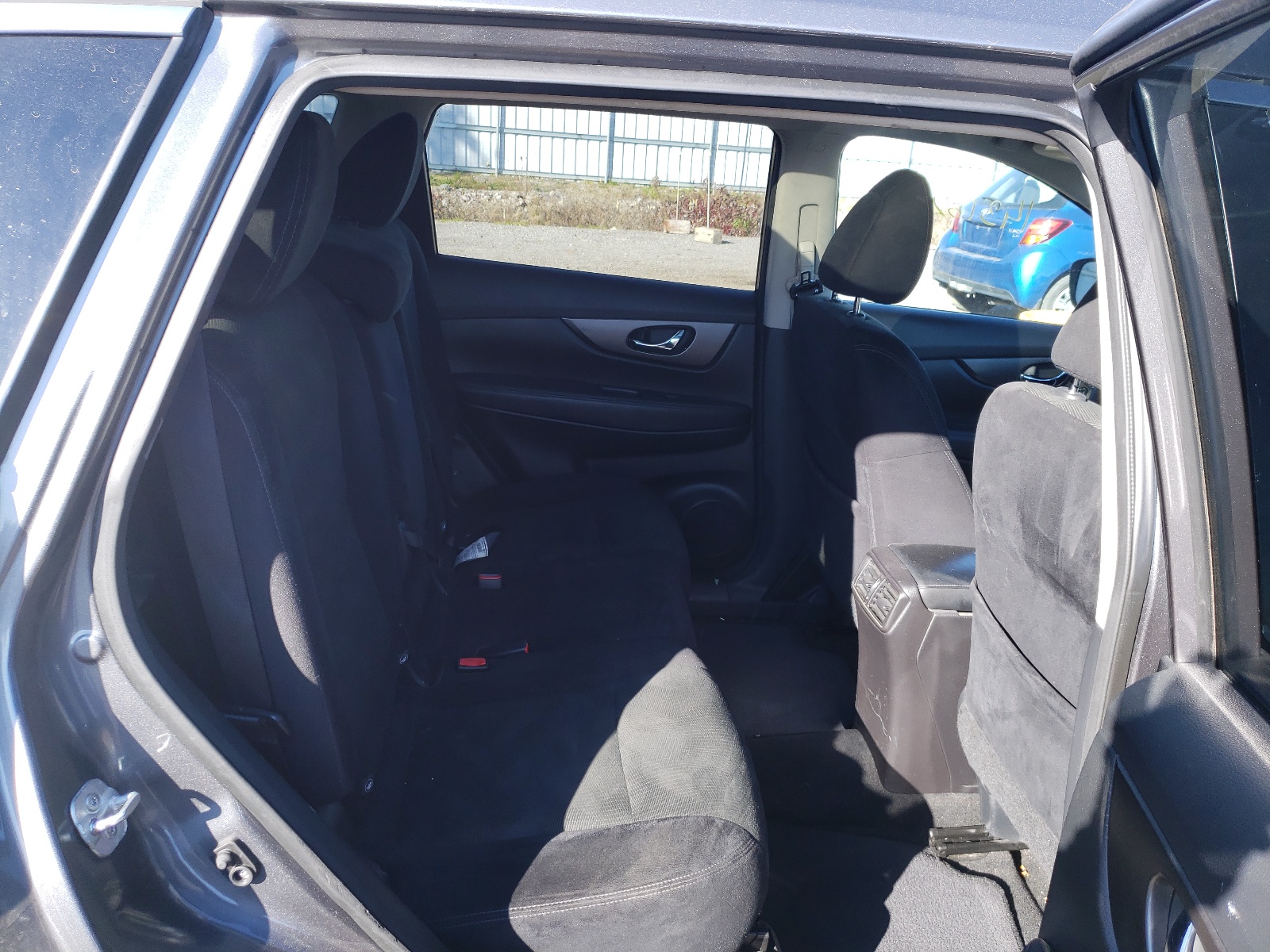Photo 6 from auction – 2015 NISSAN ROGUE S with VIN 5N1AT2MT3FC905234