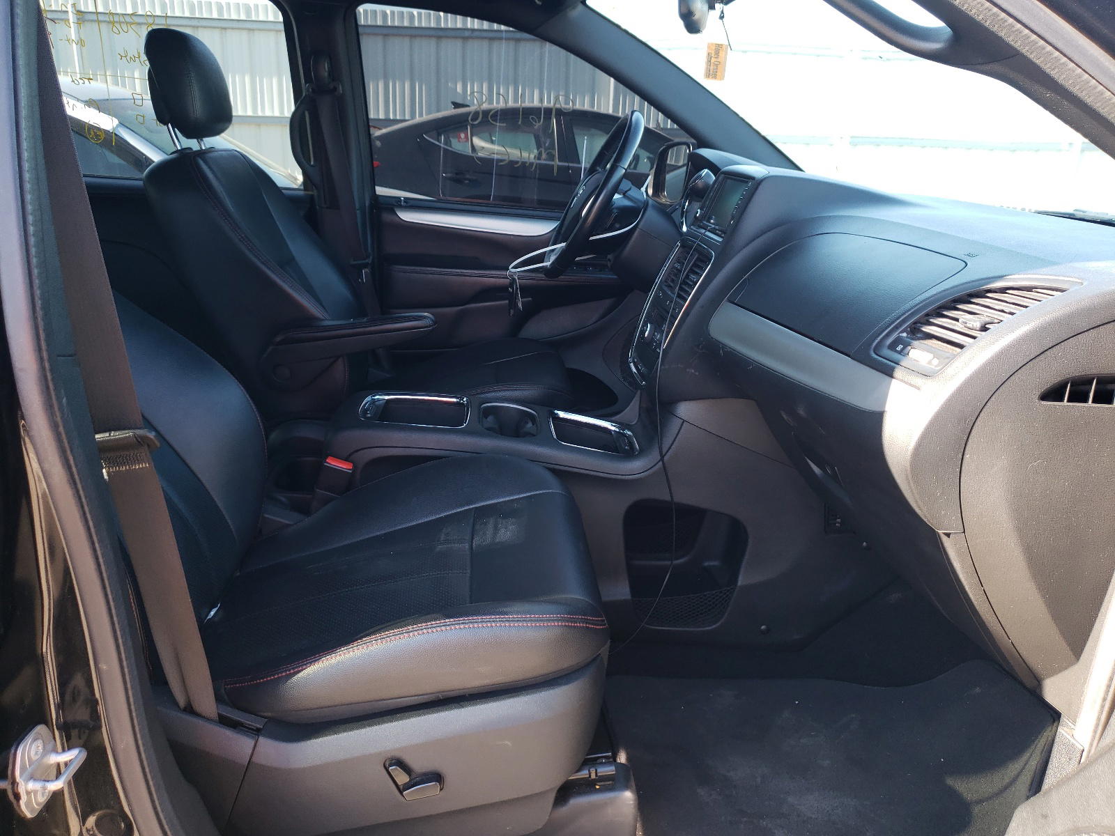 Photo 5 from auction – 2016 DODGE GRAND CARA with VIN 2C4RDGEGXGR344462