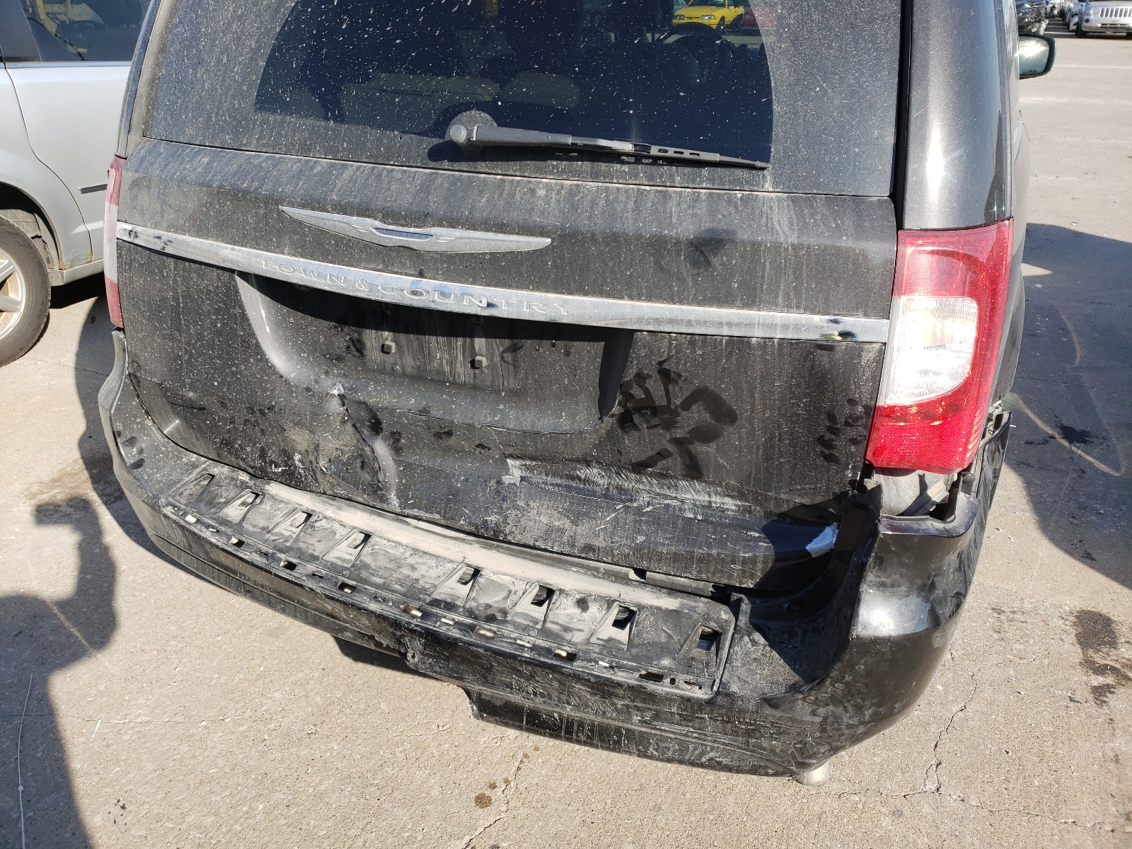 Photo 9 from auction – 2015 CHRYSLER TOWN AND C with VIN 2C4RC1BG3FR665214