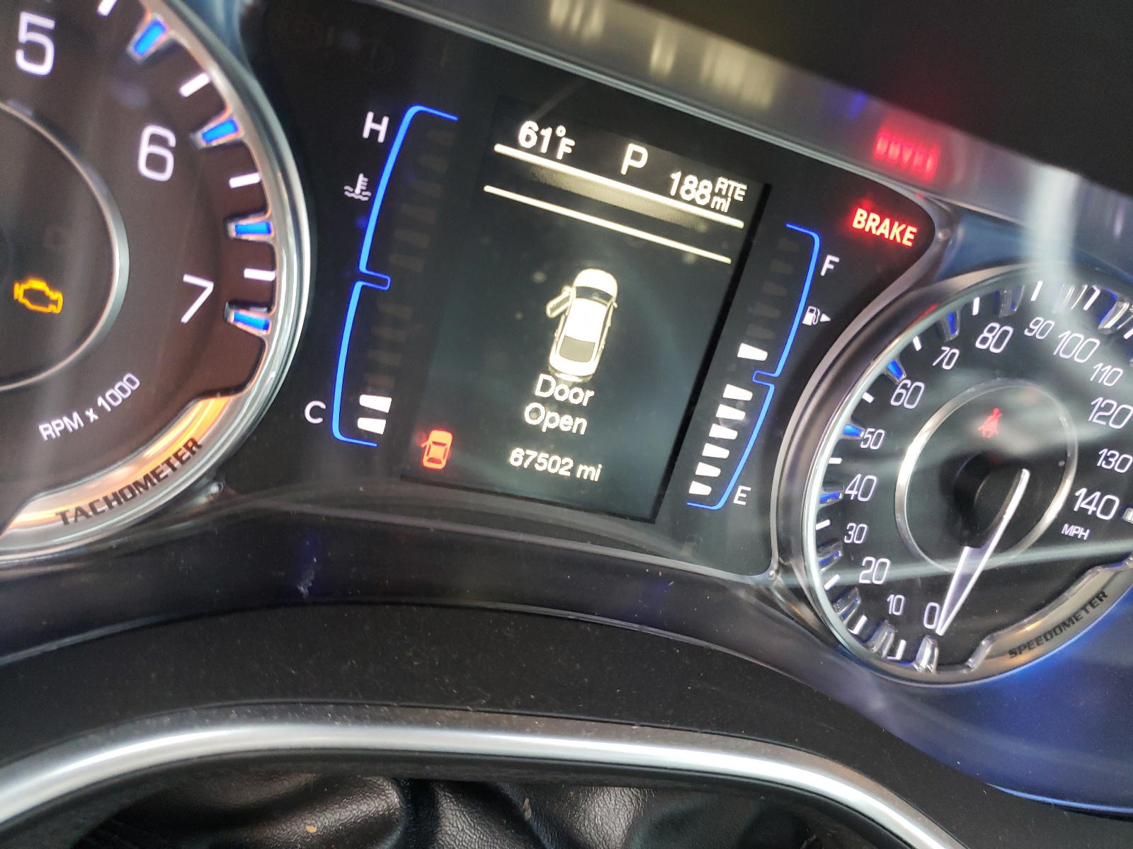 Photo 8 from auction – 2017 CHRYSLER 200 LX with VIN 1C3CCCFB3HN504947