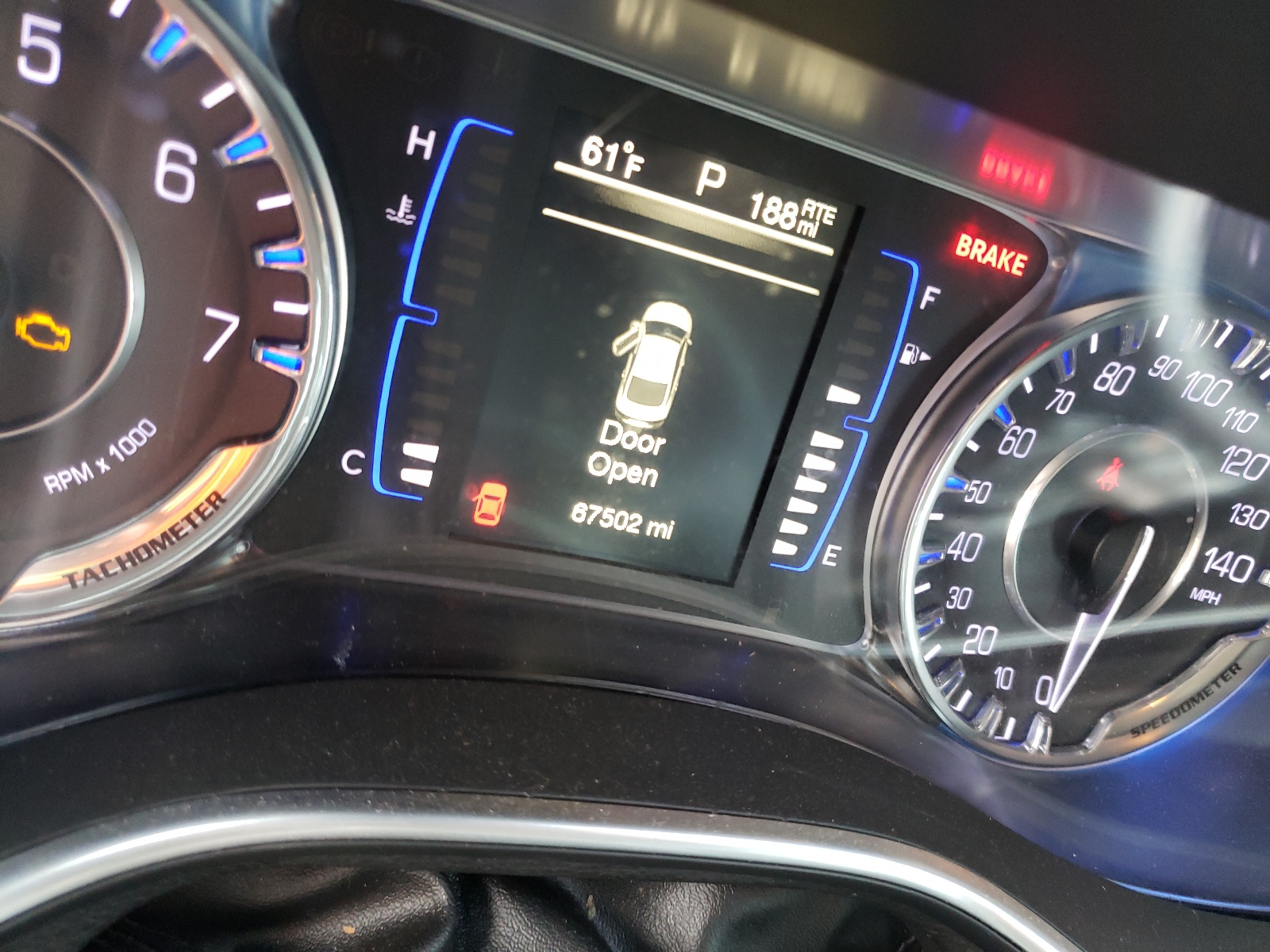 Foto 8 de la subasta – 2017 CHRYSLER 200 LX con VIN 1C3CCCFB3HN504947