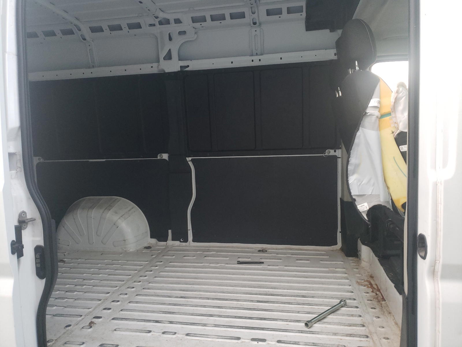 Photo 6 from auction – 2019 RAM PROMASTER with VIN 3C6TRVBG2KE547704
