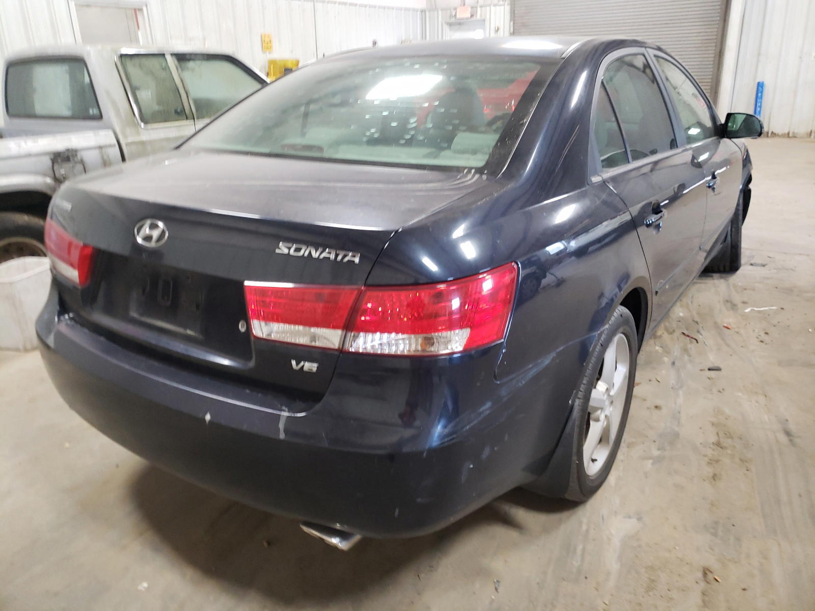 Photo 4 from auction – 2007 HYUNDAI SONATA with VIN 5NPEU46F47H209168
