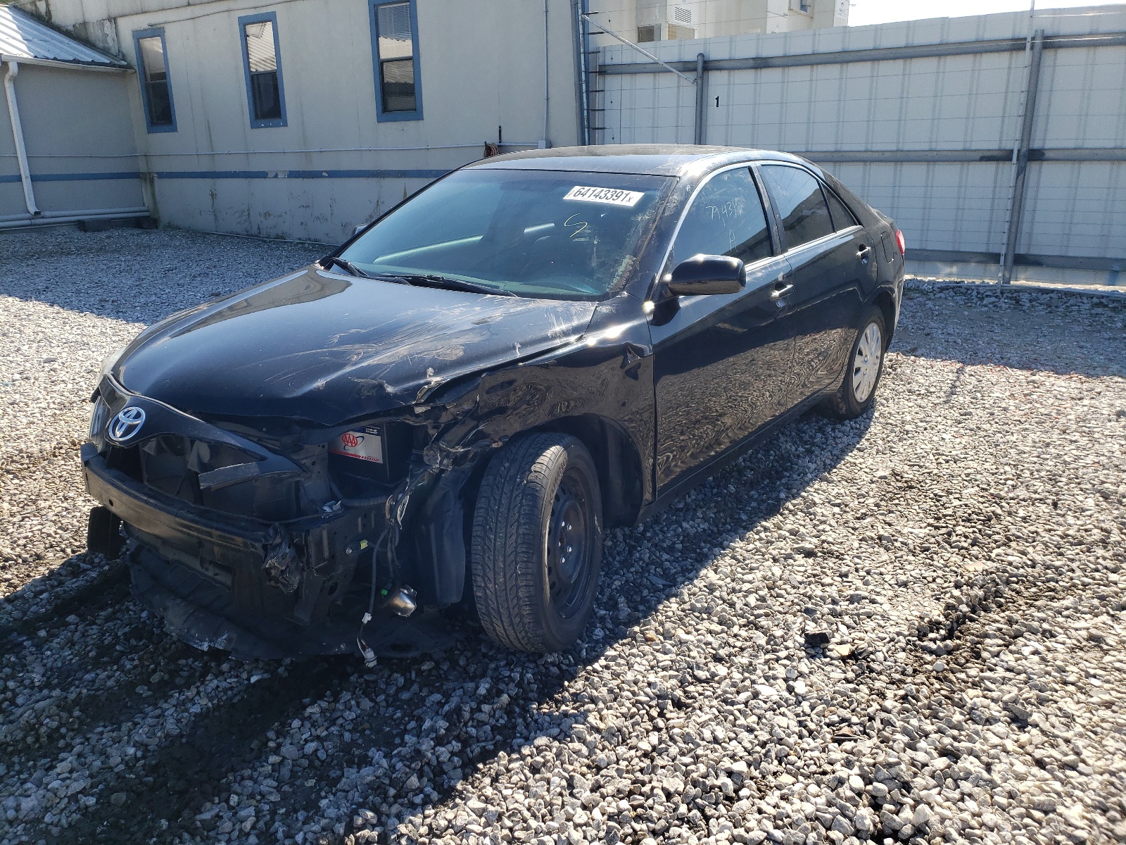 Фото 2 с аукциона – 2011 TOYOTA CAMRY BASE с VIN 4T1BF3EK3BU768758