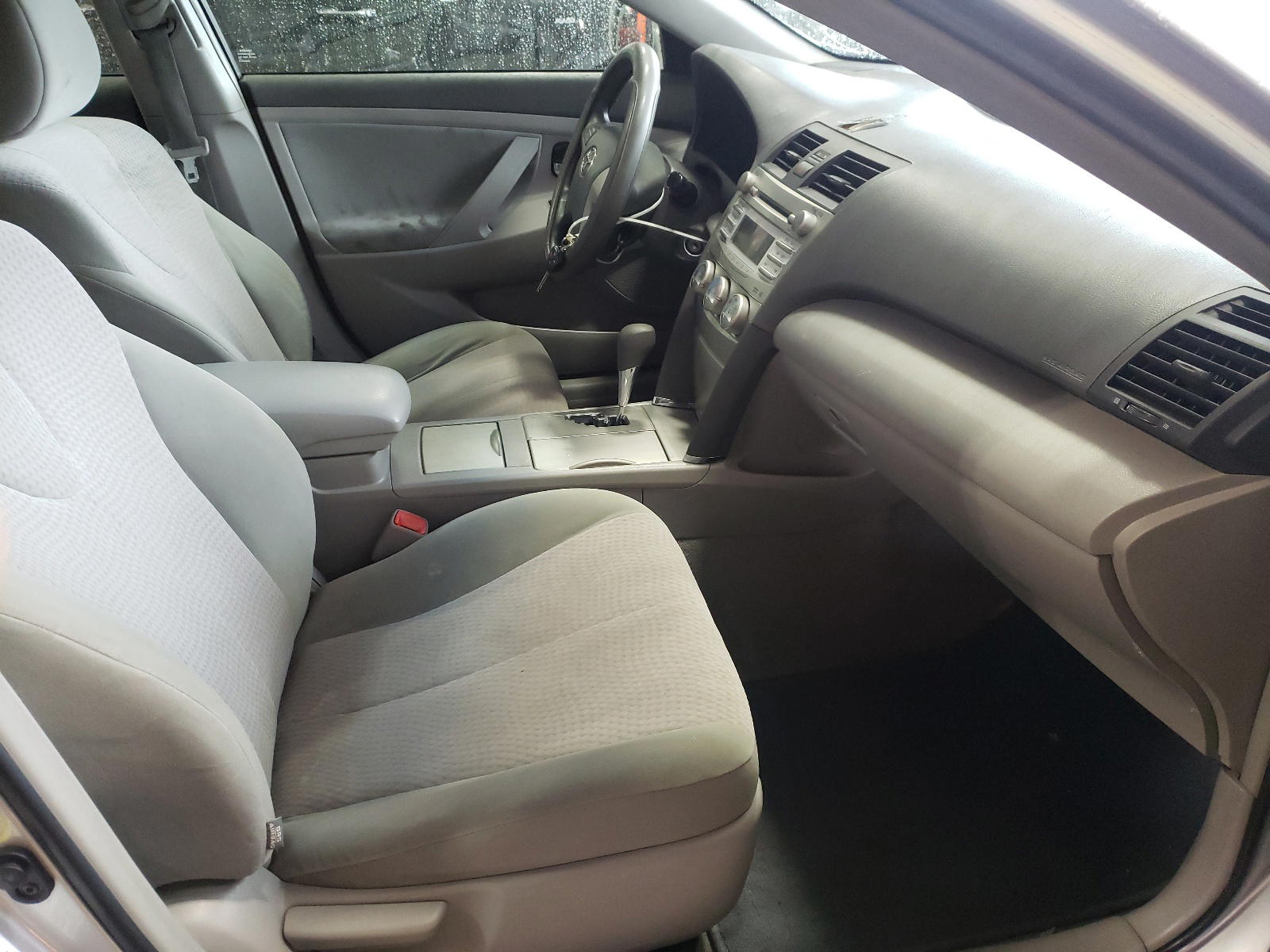 Photo 5 from auction – 2011 TOYOTA CAMRY BASE with VIN 4T1BF3EK2BU665086