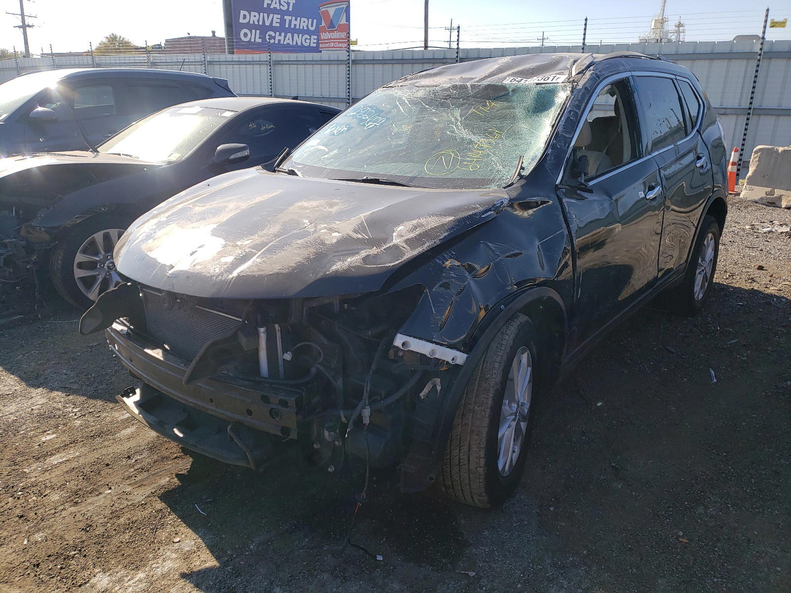 Photo 2 from auction – 2015 NISSAN ROGUE S with VIN KNMAT2MT7FP586451
