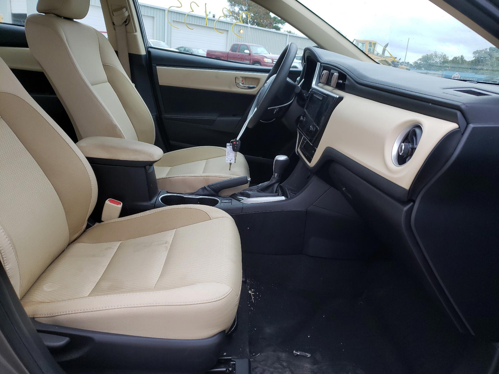 Photo 5 from auction – 2018 TOYOTA COROLLA L with VIN 2T1BURHEXJC057461