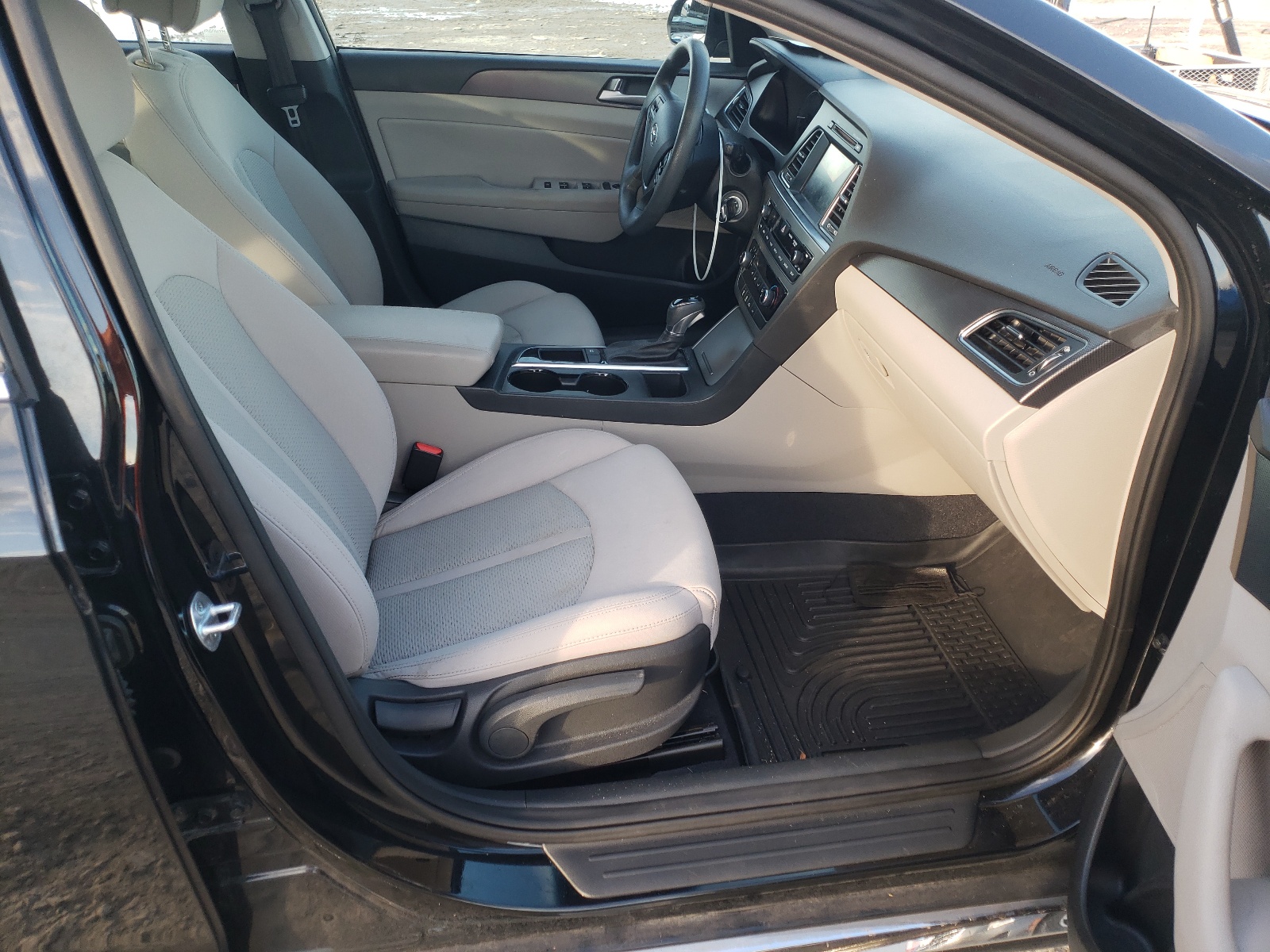 Photo 5 from auction – 2016 HYUNDAI SONATA SPO with VIN 5NPE34AF1GH268608