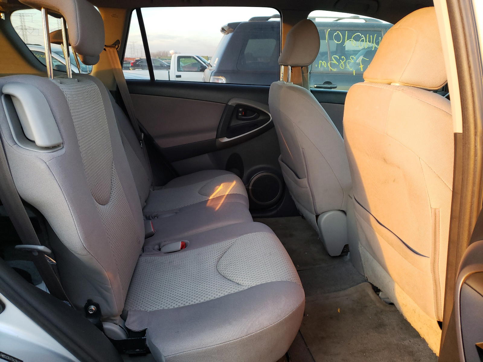 Photo 6 from auction – 2007 TOYOTA RAV4 with VIN JTMBD33V376036293