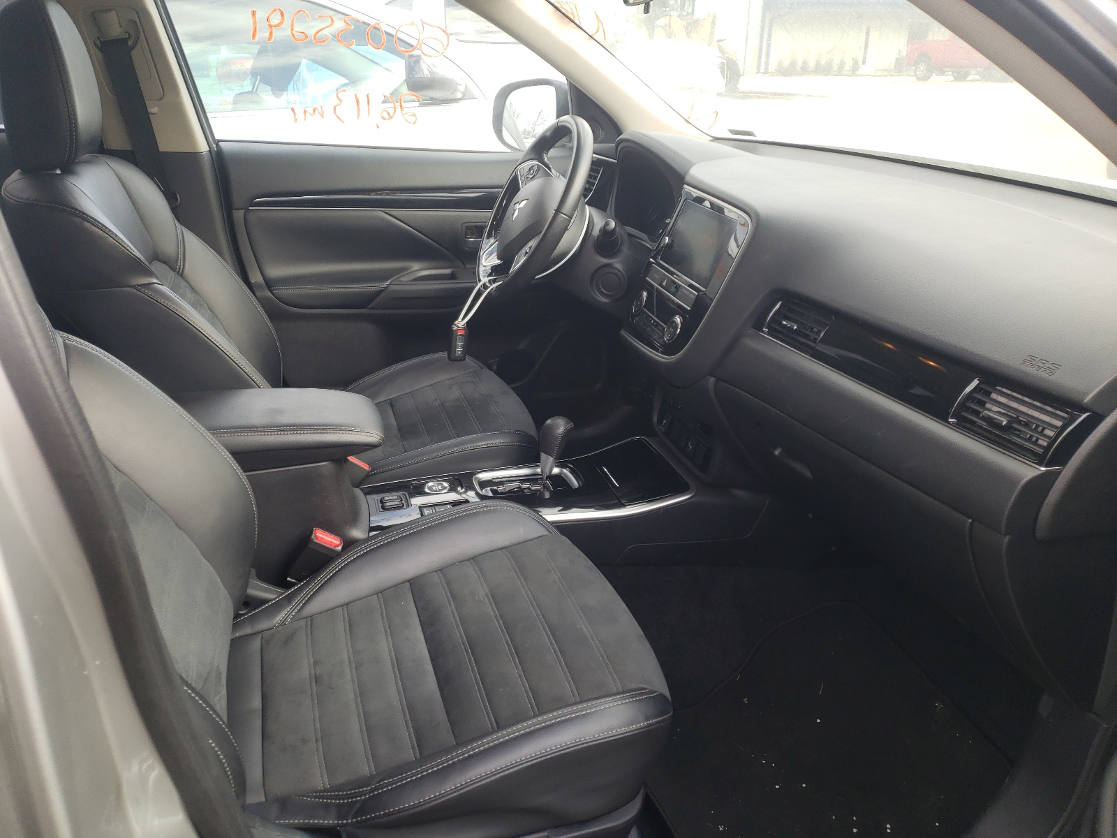 Photo 5 from auction – 2019 MITSUBISHI OUTLANDER with VIN JA4AZ3A31KZ008458