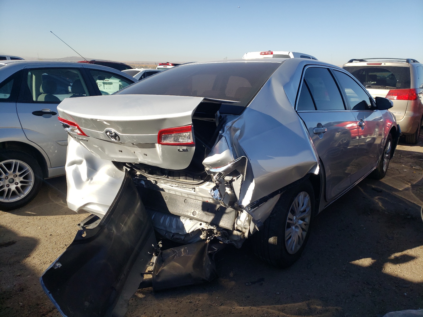 Photo 4 from auction – 2014 TOYOTA CAMRY L with VIN 4T4BF1FK9ER373237