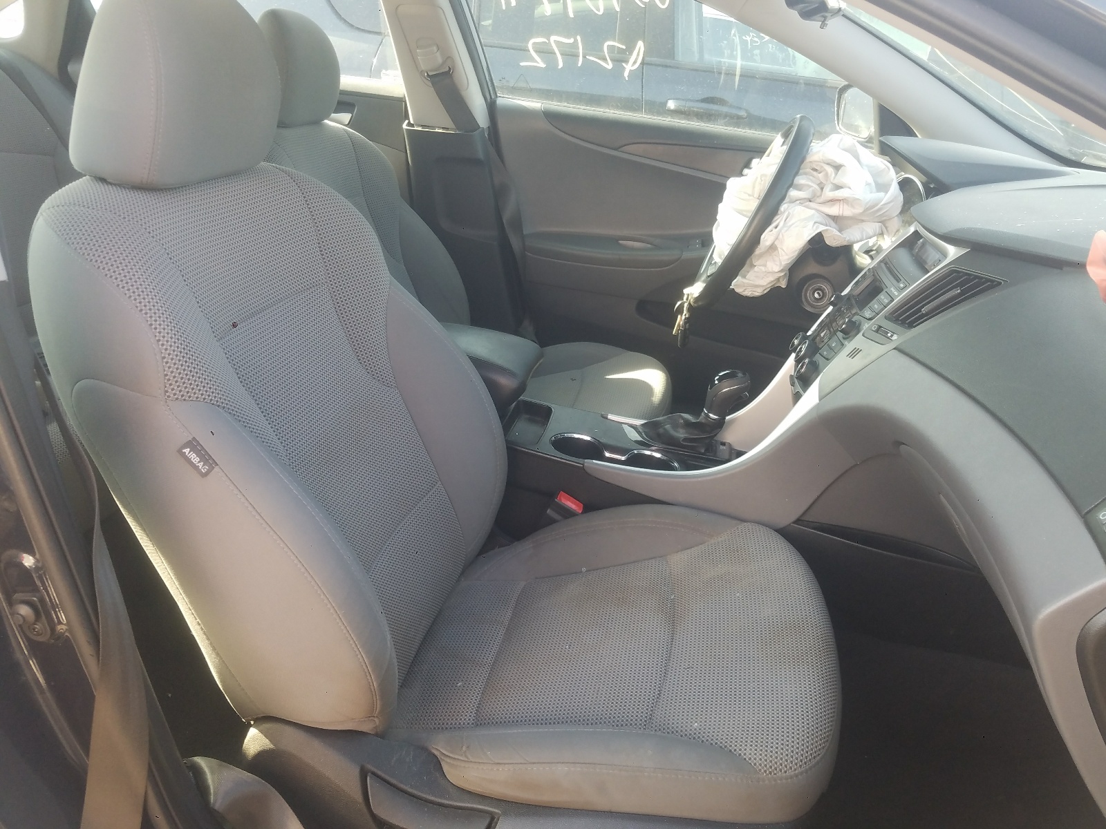 Photo 5 from auction – 2014 HYUNDAI SONATA GLS with VIN 5NPEB4AC0EH858403