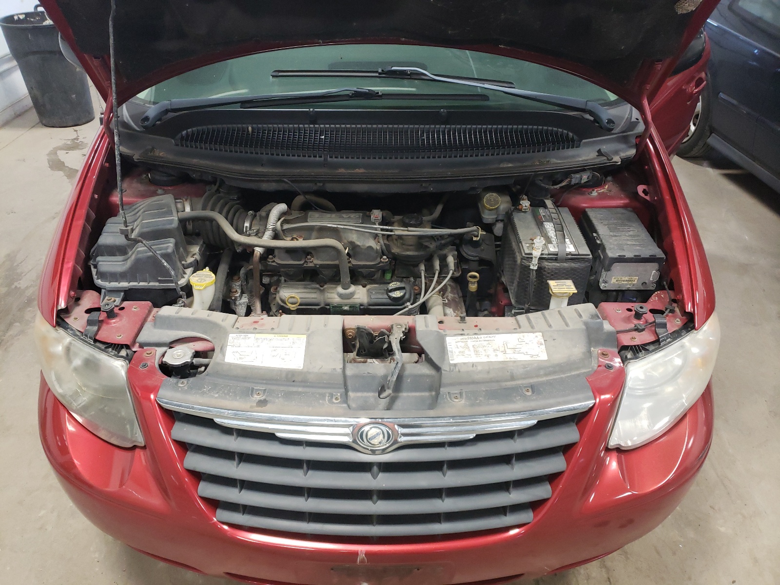 Photo 7 from auction – 2006 CHRYSLER TOWN & COU with VIN 1A4GP44R96B609850
