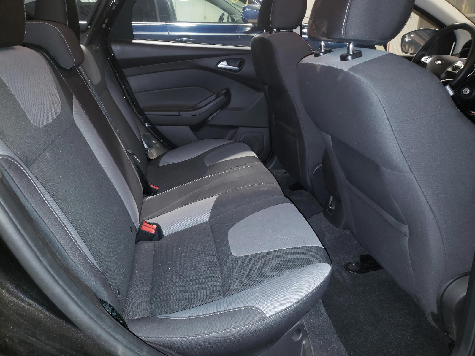 Photo 6 from auction – 2014 FORD FOCUS SE with VIN 1FADP3K20EL150201