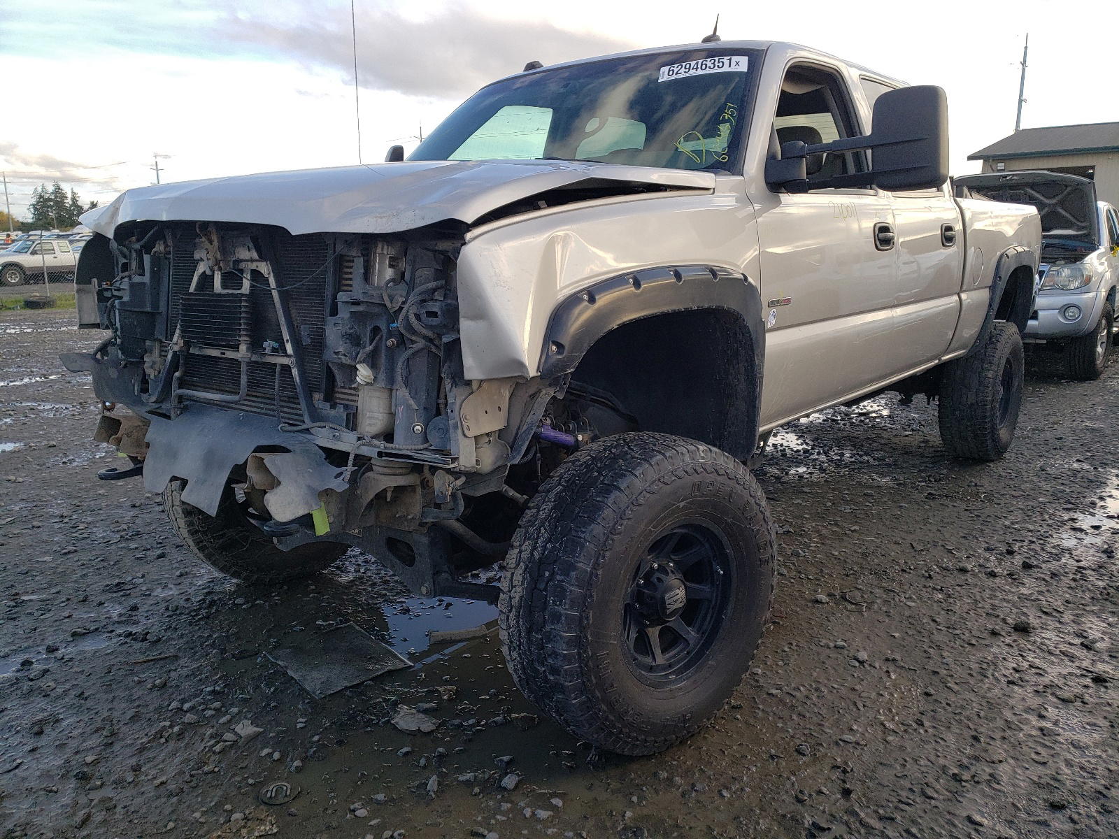 Photo 2 from auction – 2004 CHEVROLET SILVERADO with VIN 1GCHK232X4F261225