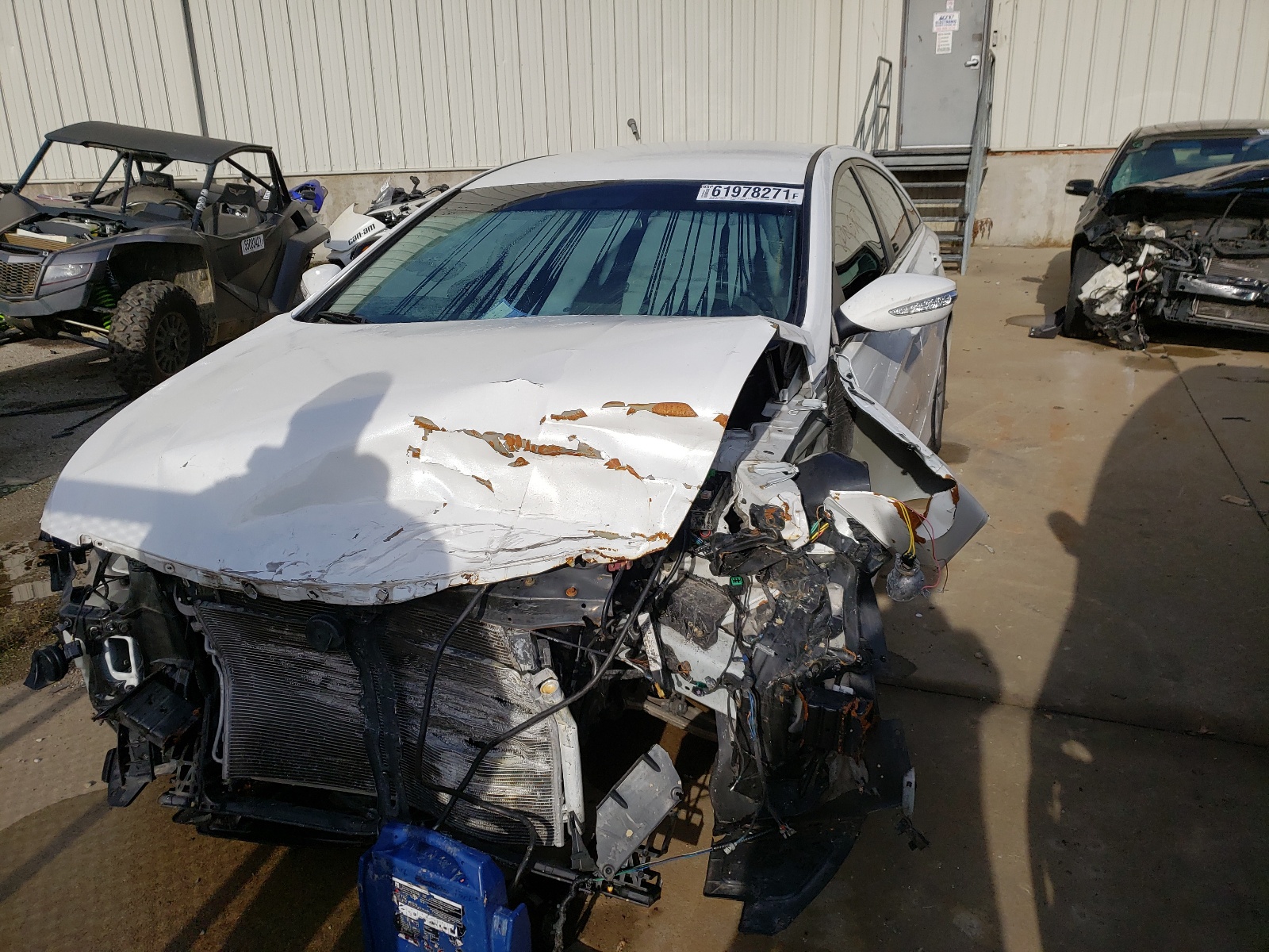 Photo 2 from auction – 2014 HYUNDAI SONATA GLS with VIN 5NPEB4AC5EH895298