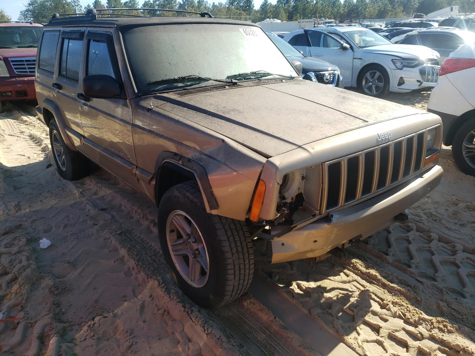 JEEP CHEROKEE C 2000 with VIN 1J4FF58S2YL261971 - Photo from auction