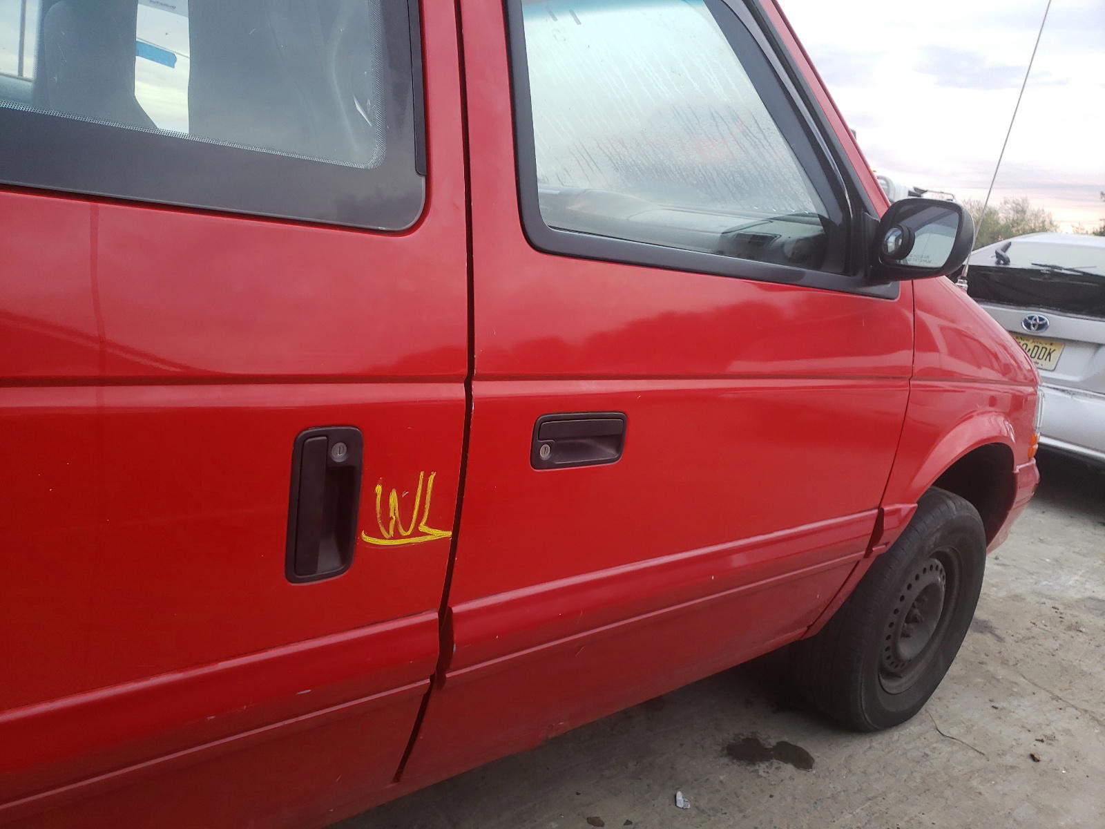 Photo 9 from auction – 1995 DODGE CARAVAN with VIN 2B4GH2531SR262654