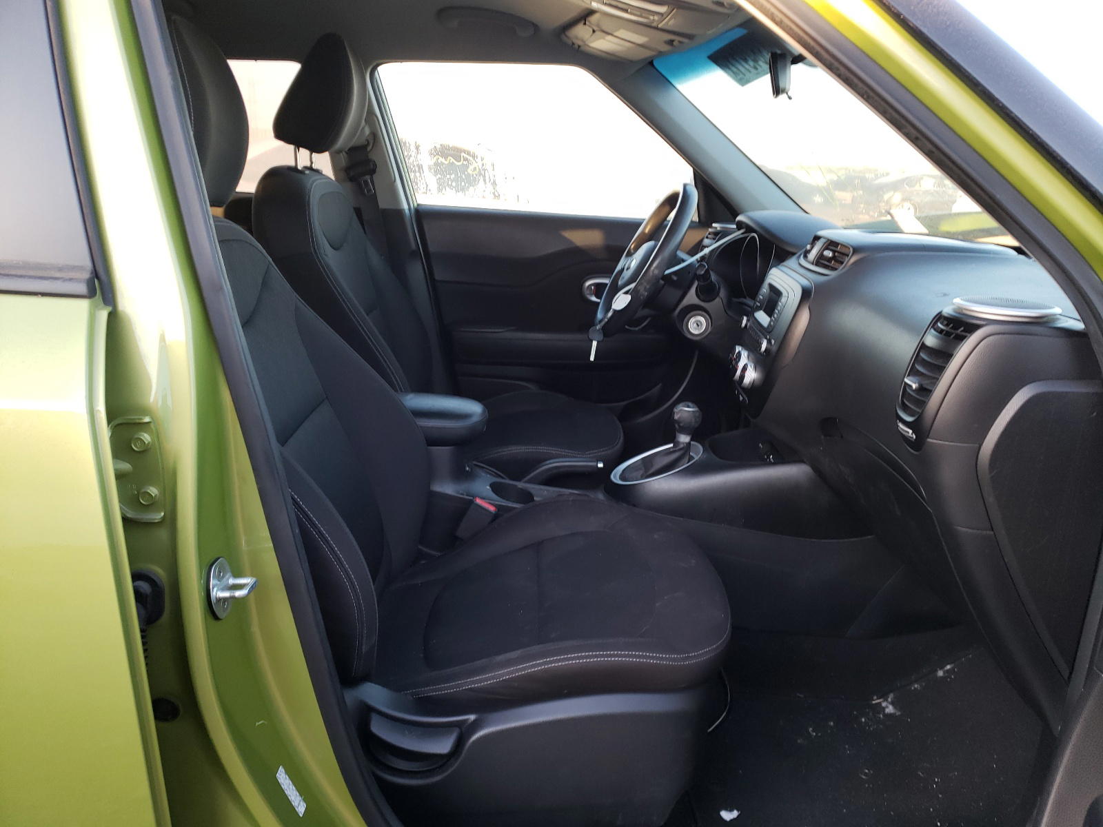 Photo 5 from auction – 2016 KIA SOUL with VIN KNDJN2A22G7827047
