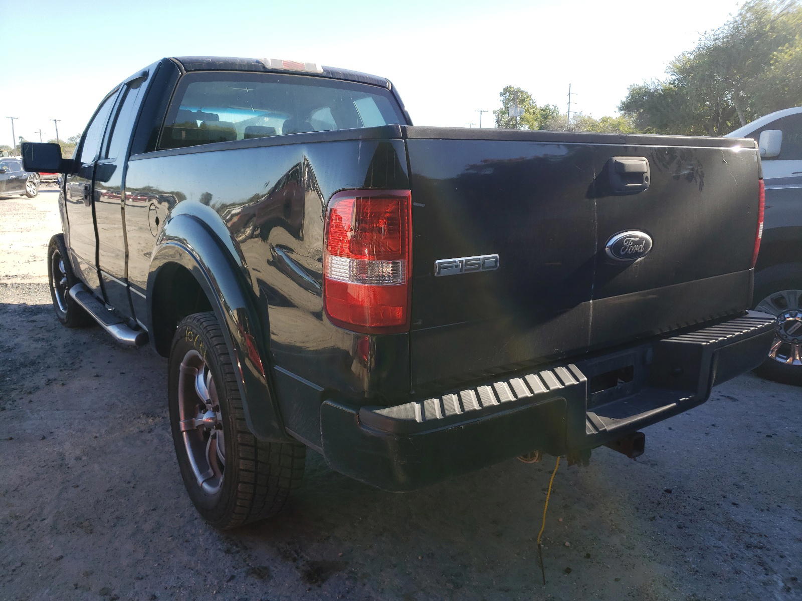 Photo 3 from auction – 2006 FORD F150 with VIN 1FTRX14WX6FA65726