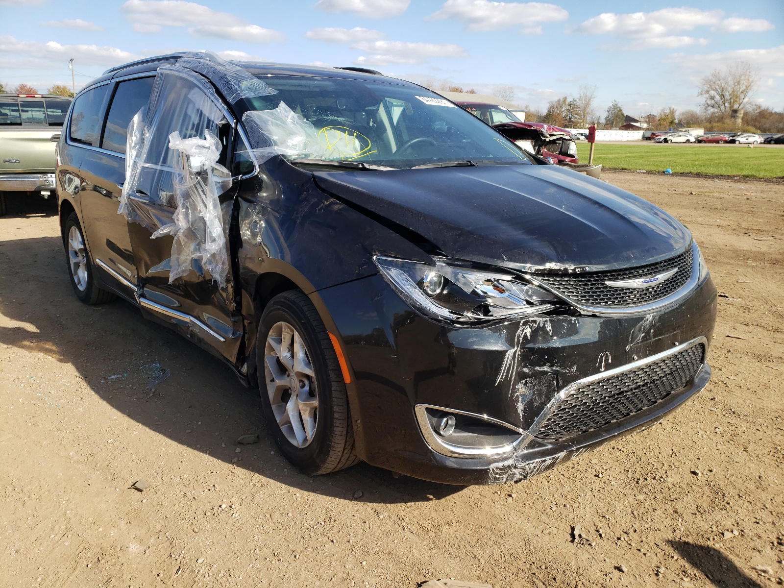 CHRYSLER PACIFICA L 2020 with VIN 2C4RC1GG0LR137893 - Photo from auction